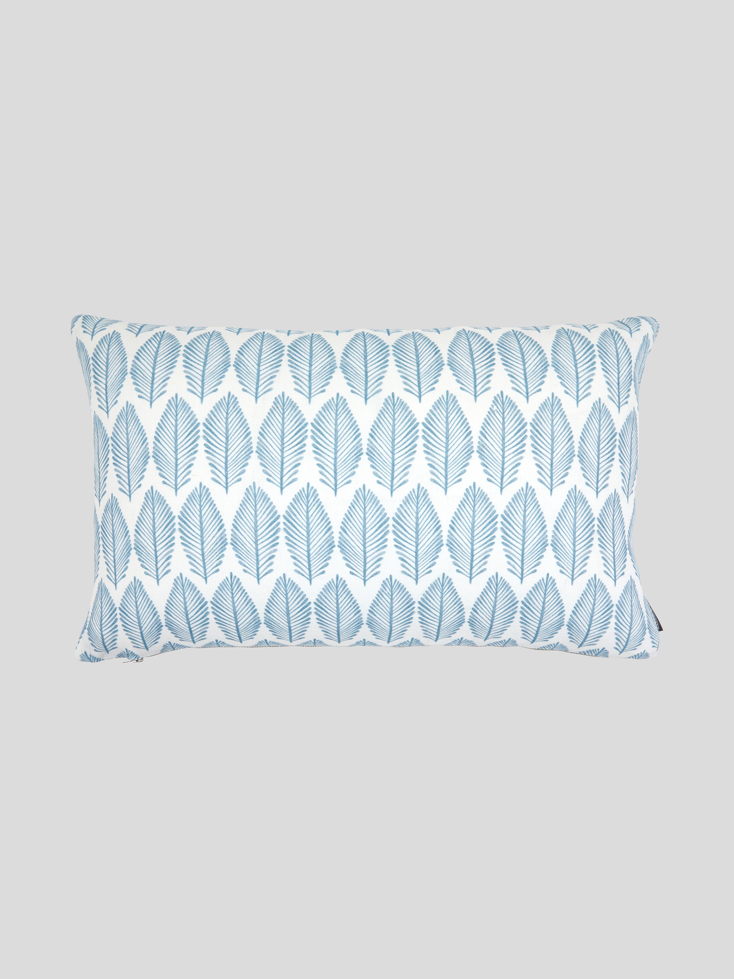 Palmetto Leaf Rectangle Cushion Cover | Blue White-1