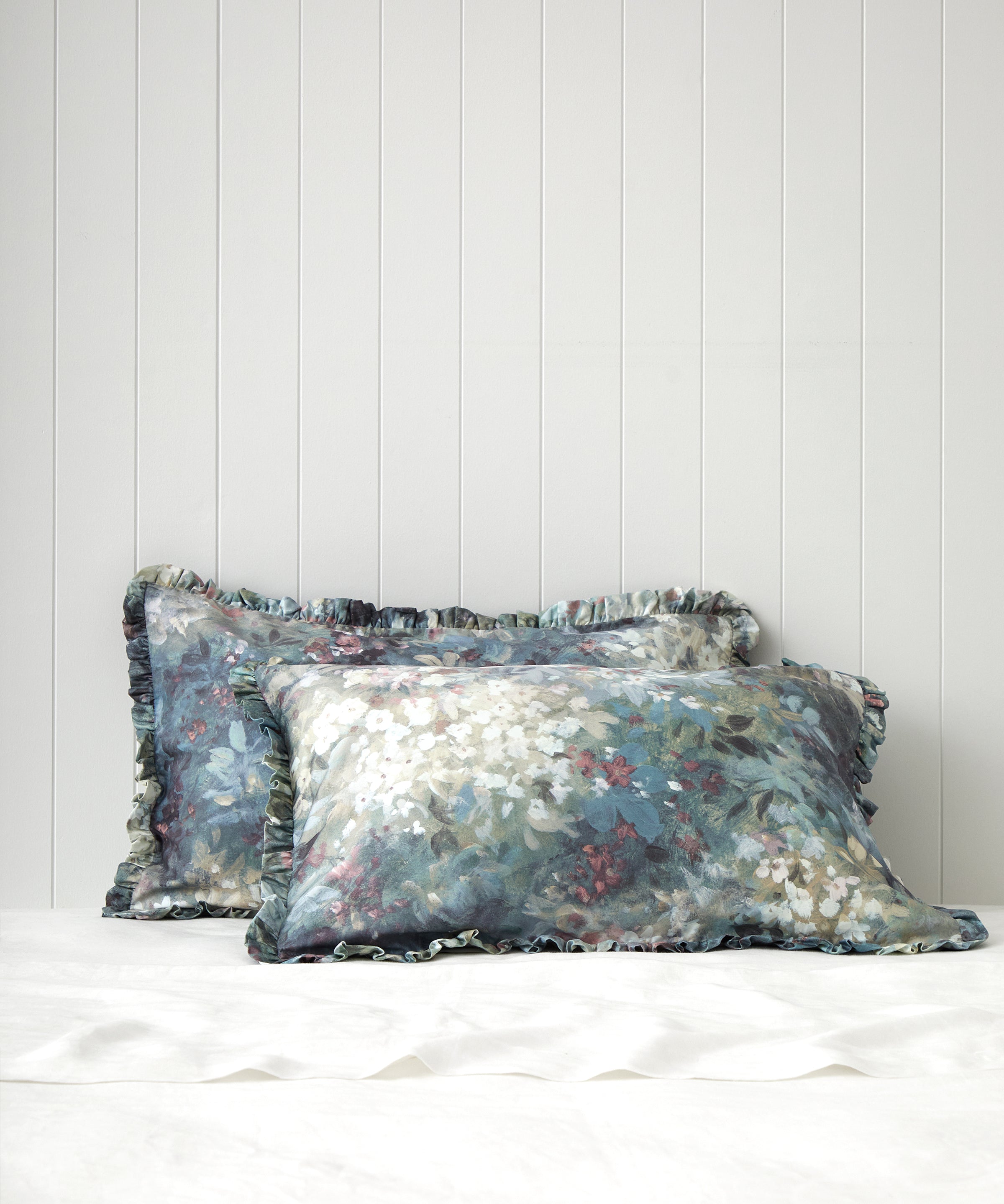 Petal Mirage Frill Pillowcase Set | Floral-1