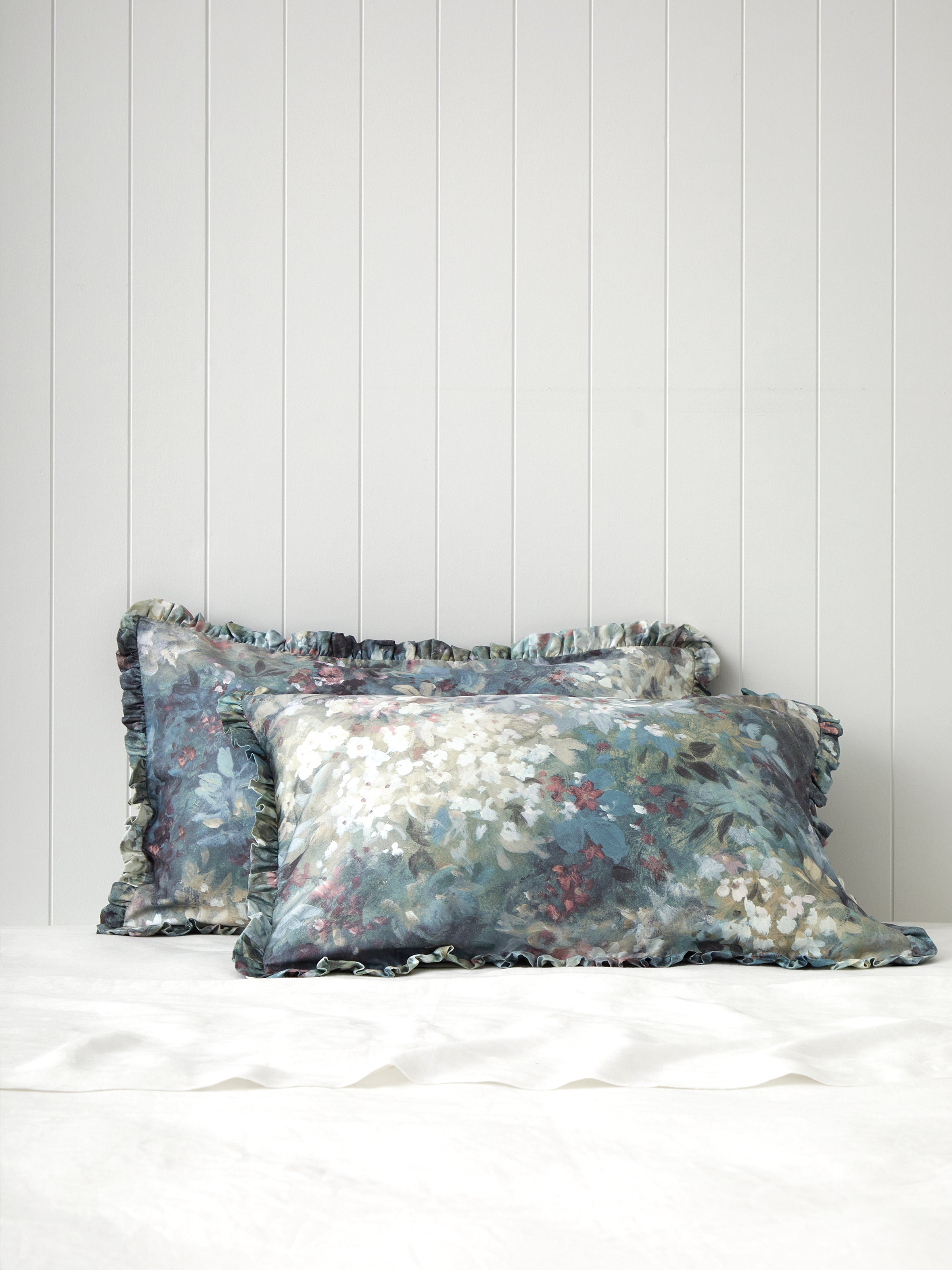 Petal Mirage Frill Pillowcase Set | Floral-1