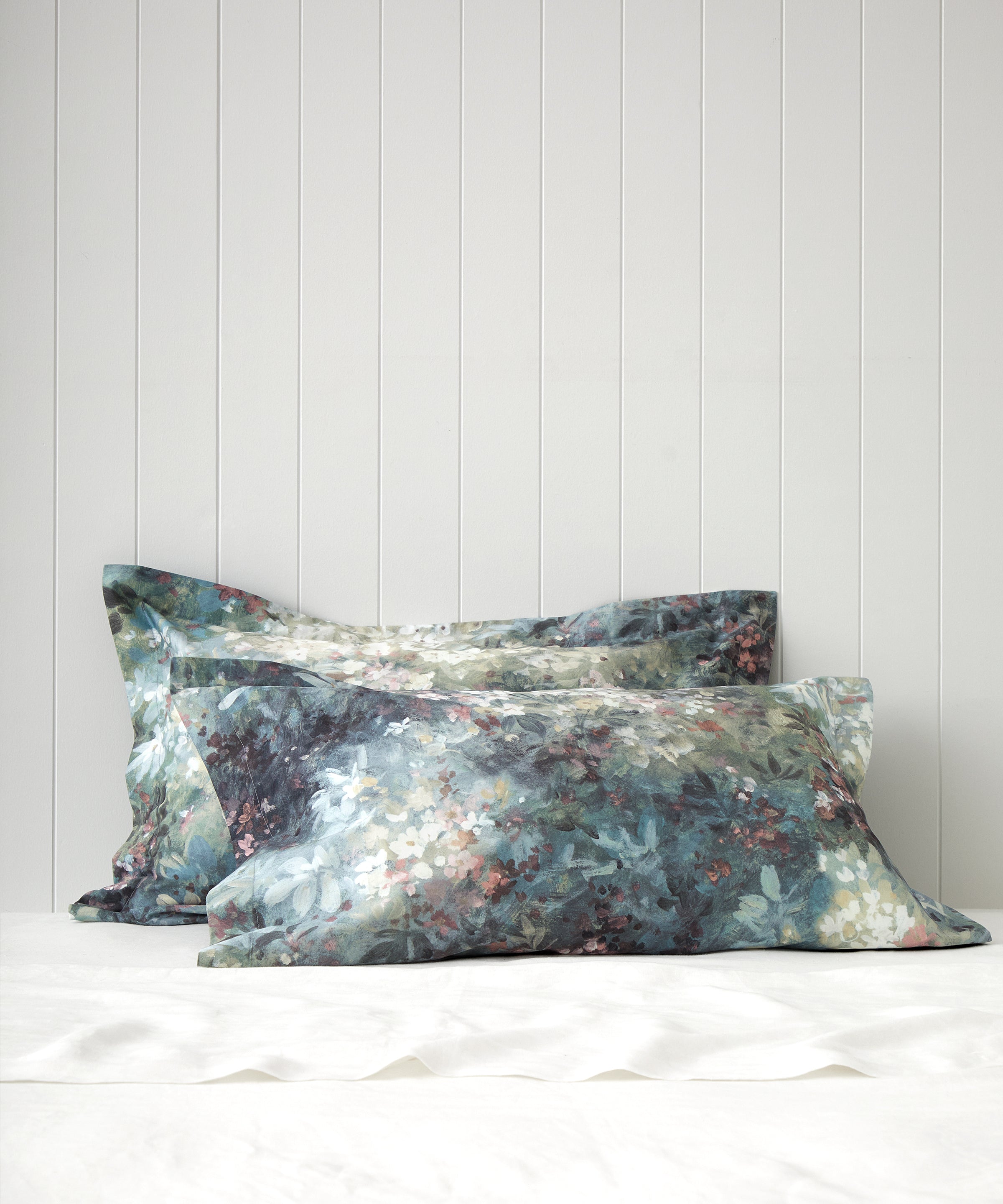 Petal Mirage Oxford Pillowcase Set | Floral-1
