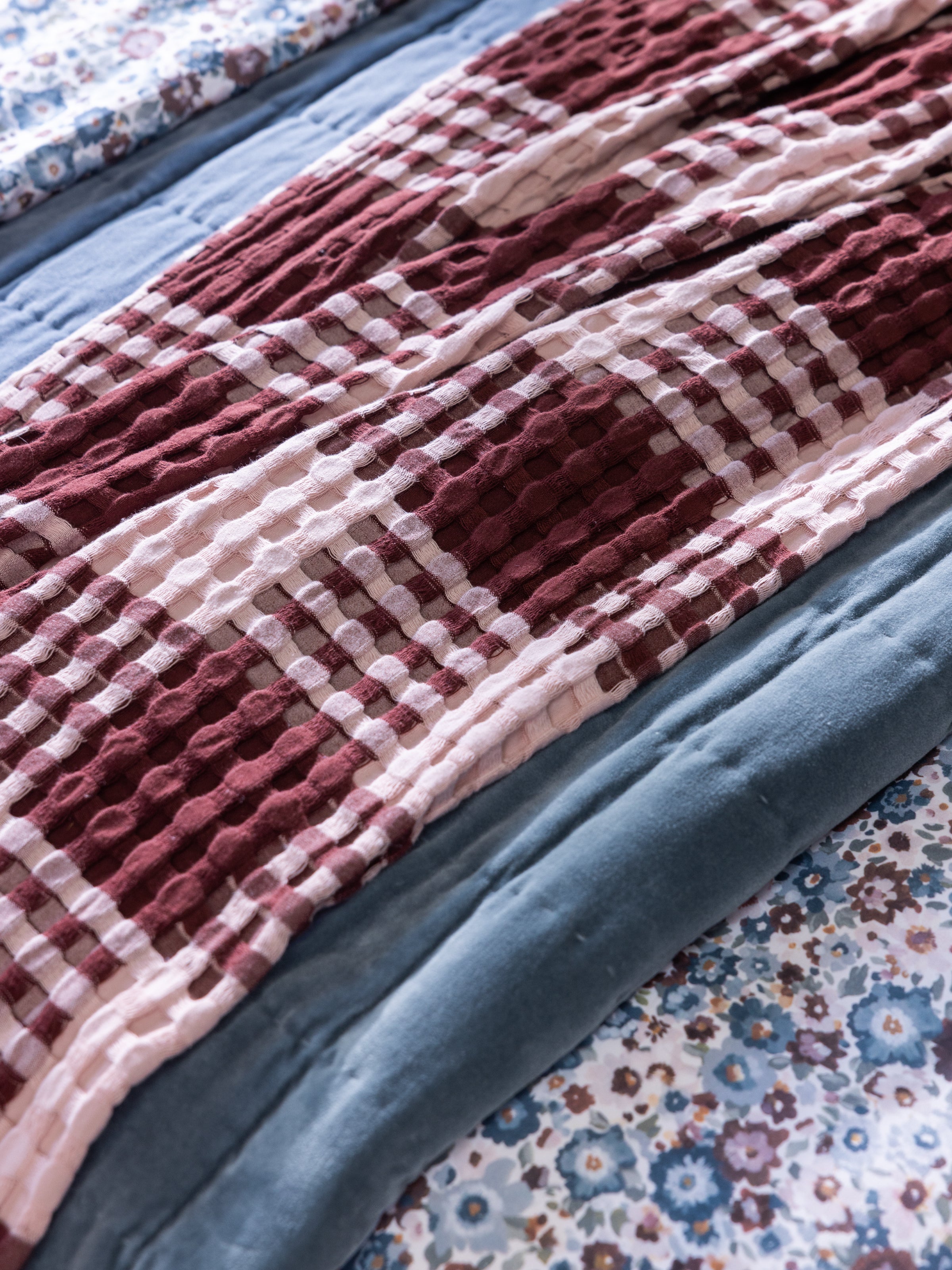 Arlo Waffle Blanket | Merlot / Pink-4