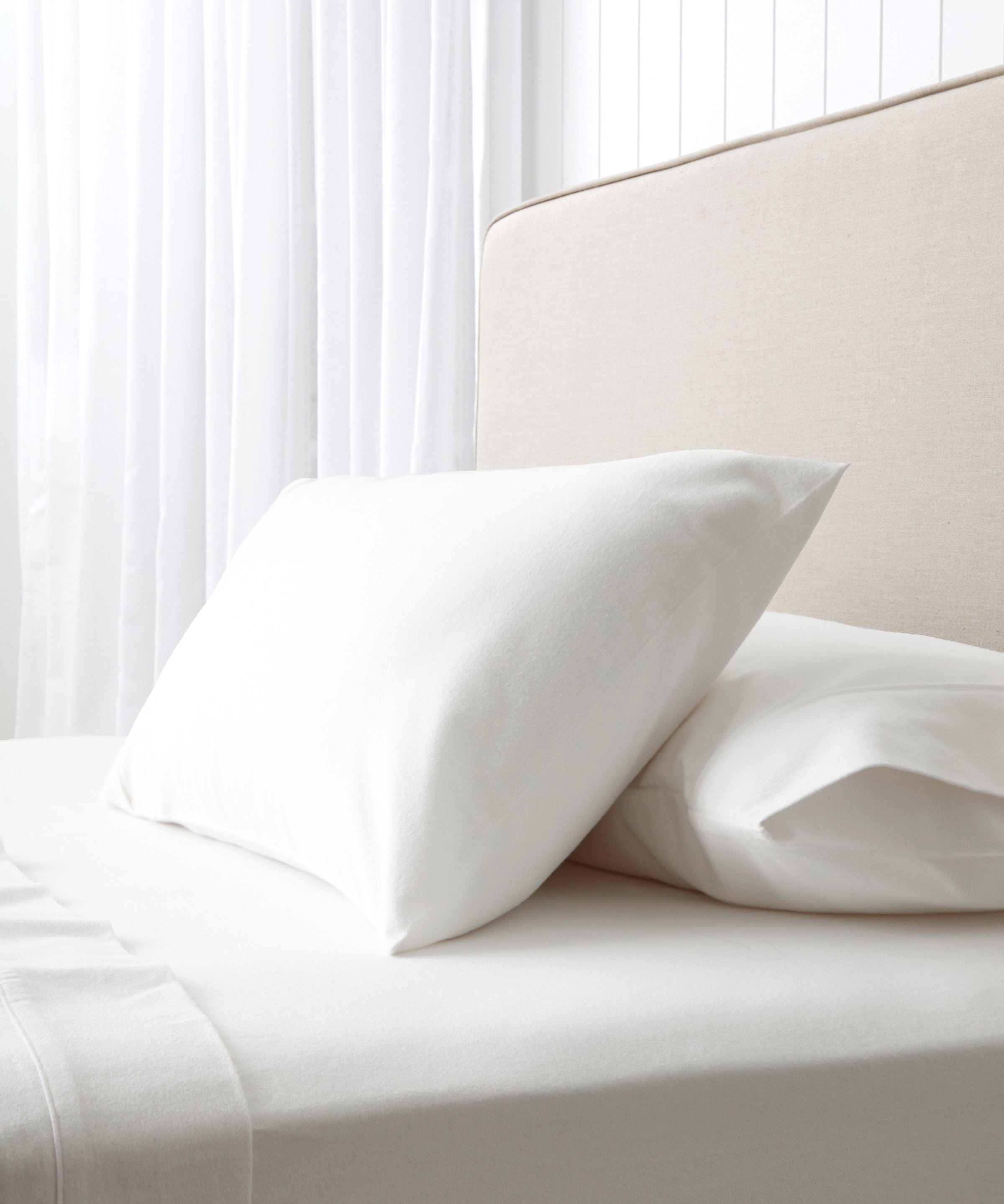 Pinnacle Flannel Sheet Set | White-1