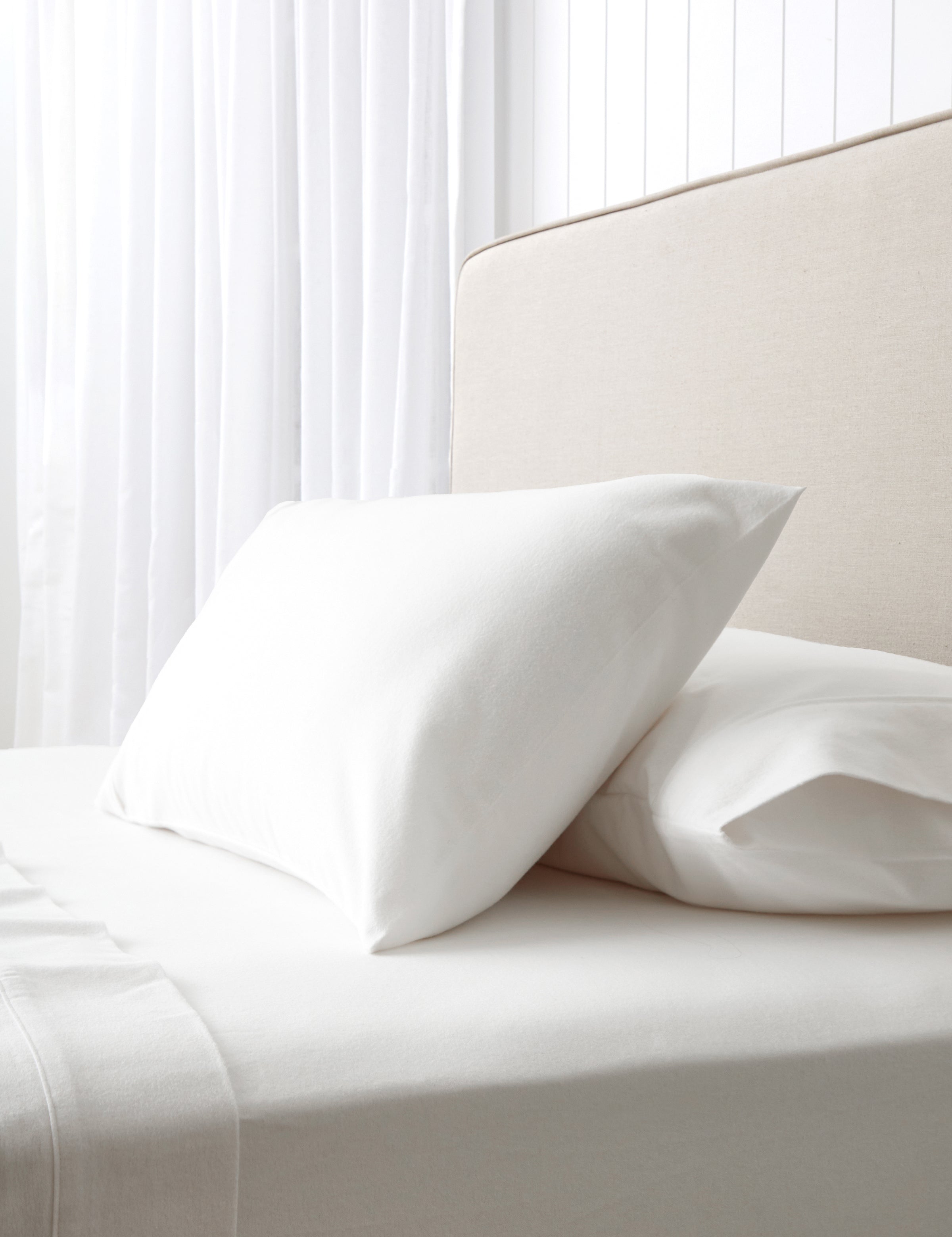 Pinnacle Flannel Sheet Set | White-1
