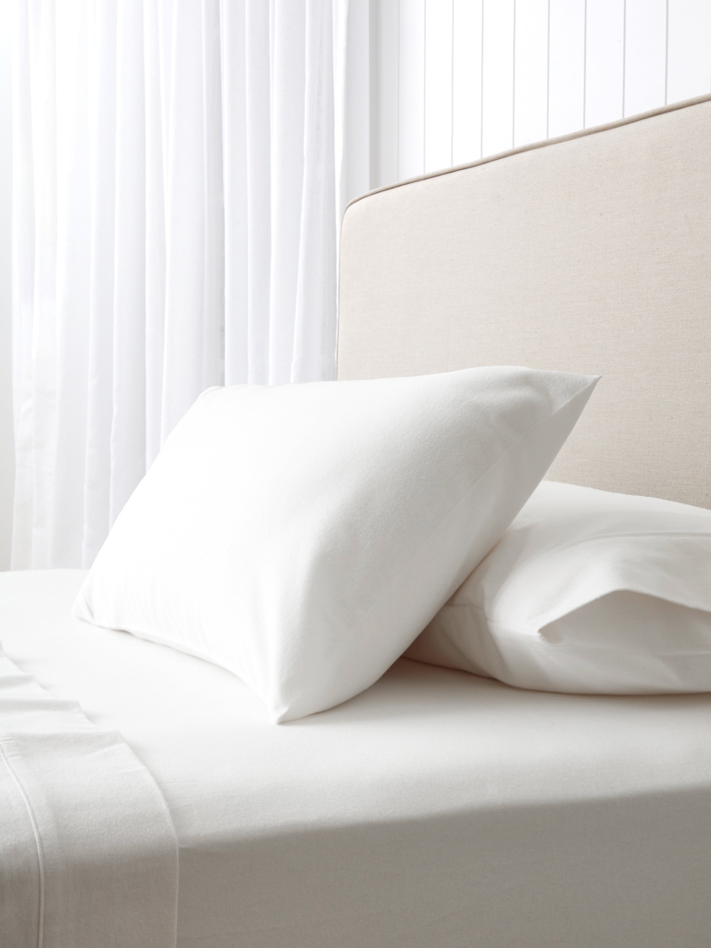Pinnacle Flannel Sheet Set | White-1