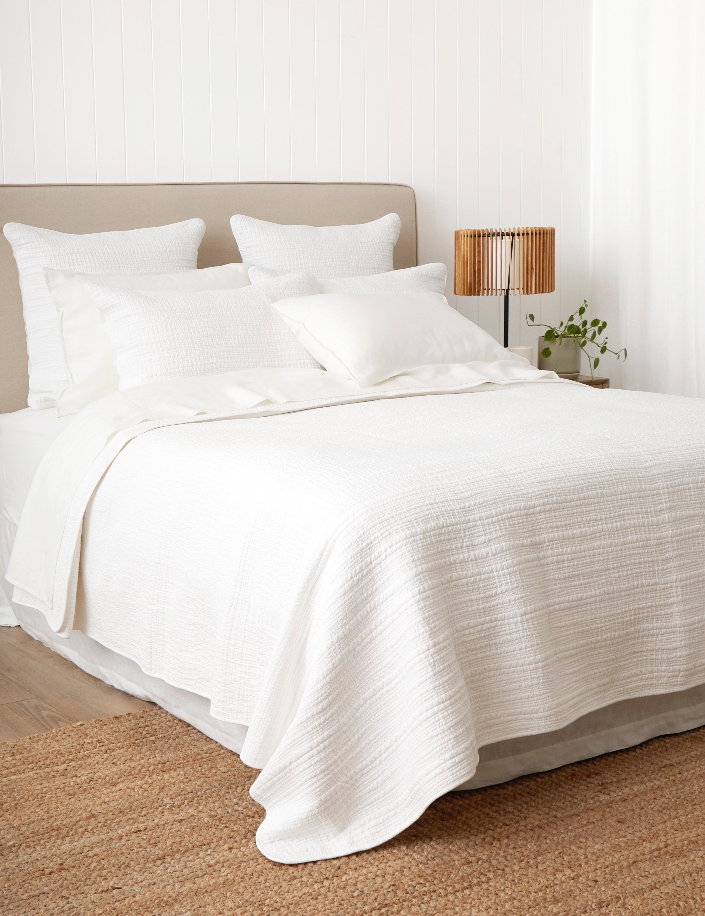 Serenade Quilt | White-3