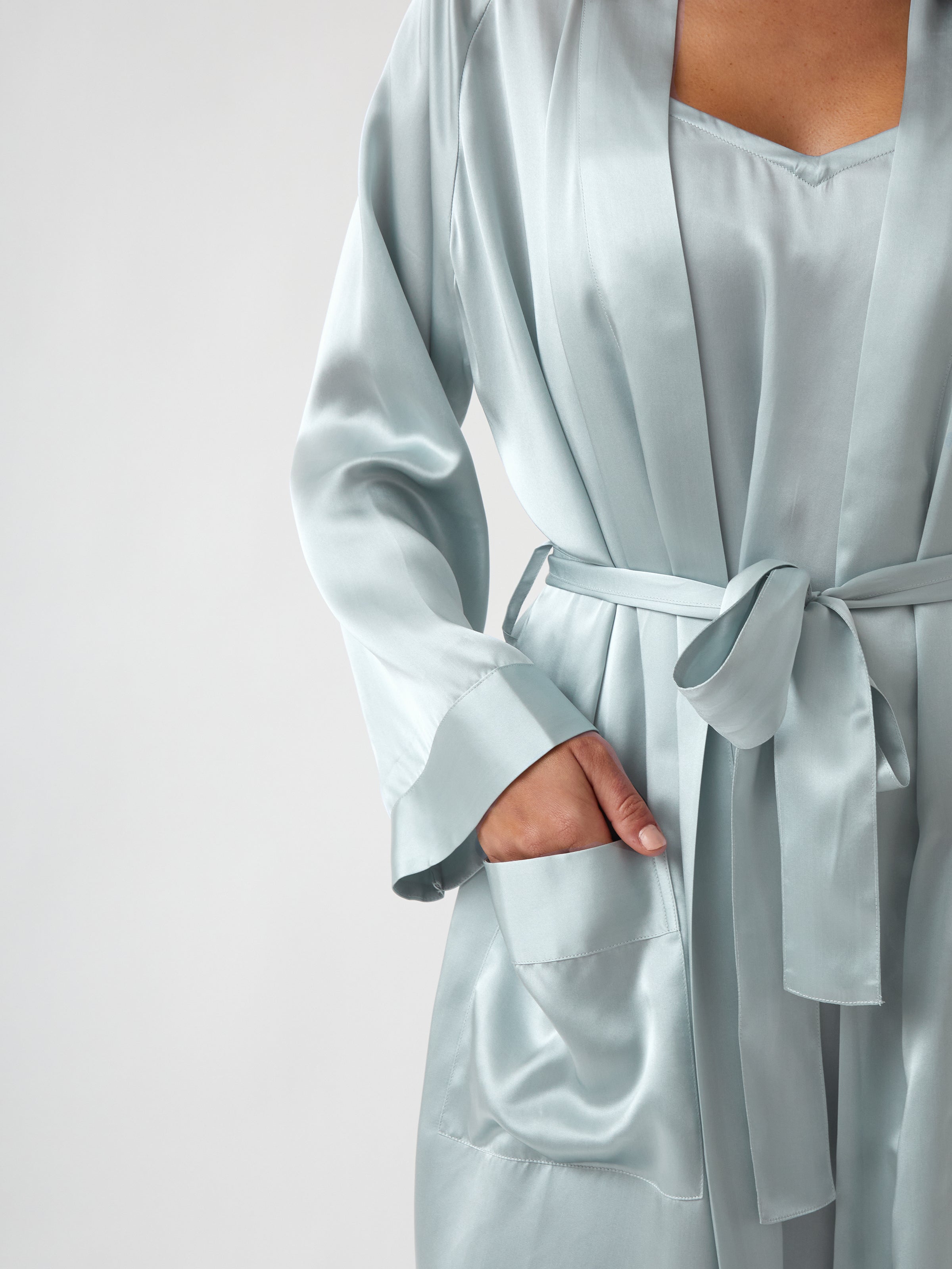 Middle Robe Silk Midi Robe – Wallace Cotton