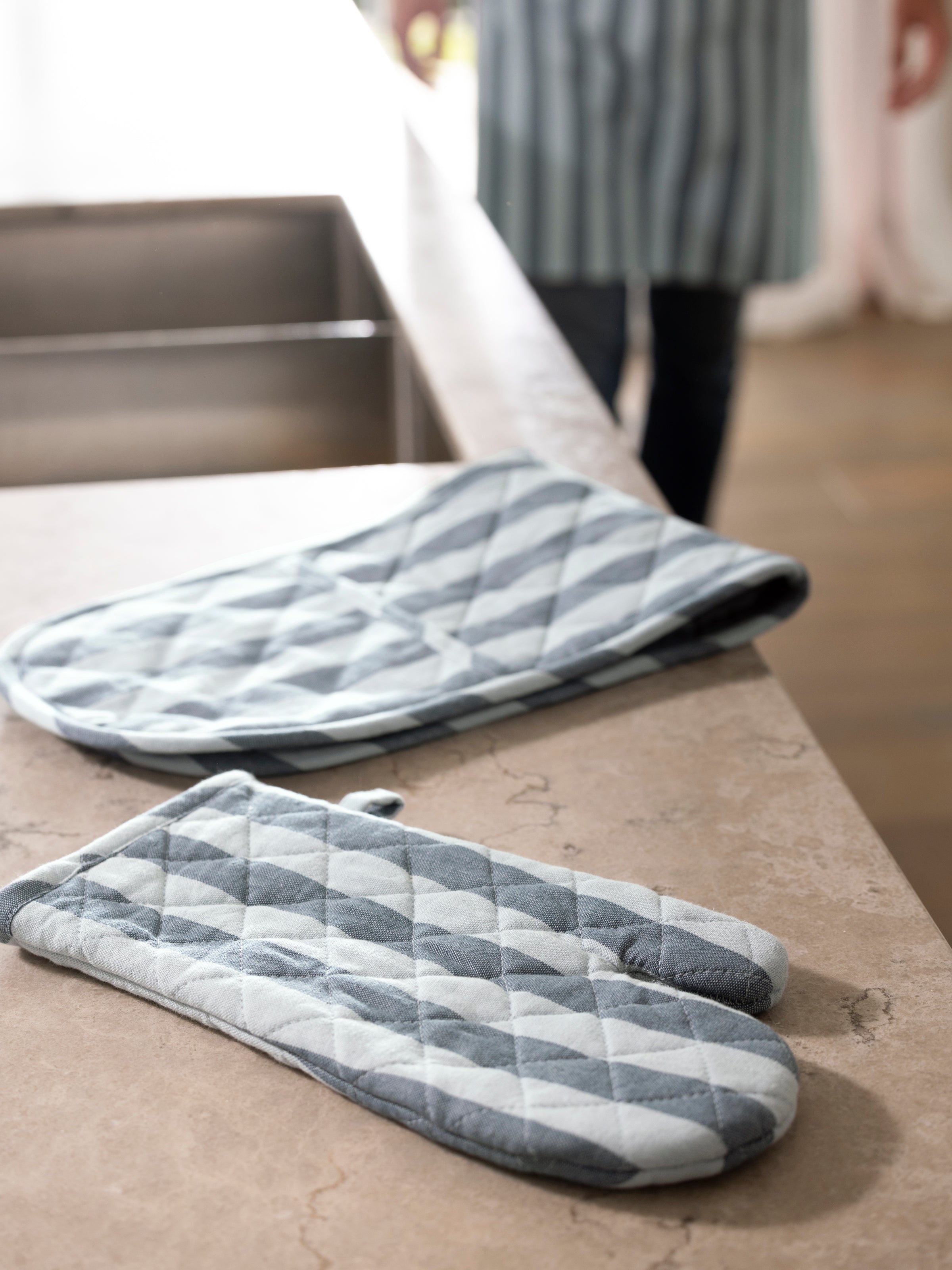 Surf Shack Double Oven Glove | Blue Stripe-2