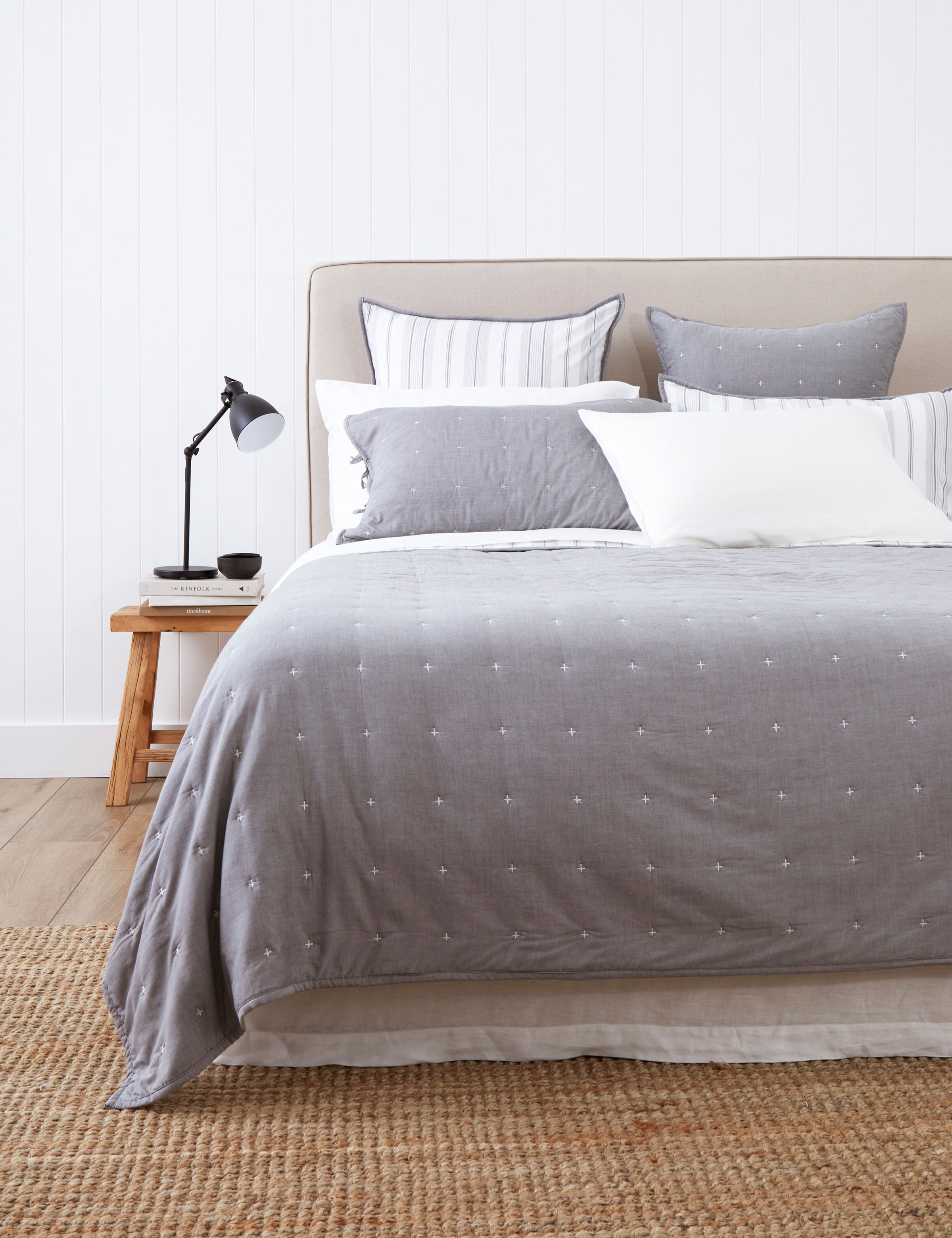 Thorndon Quilt | Charcoal-1