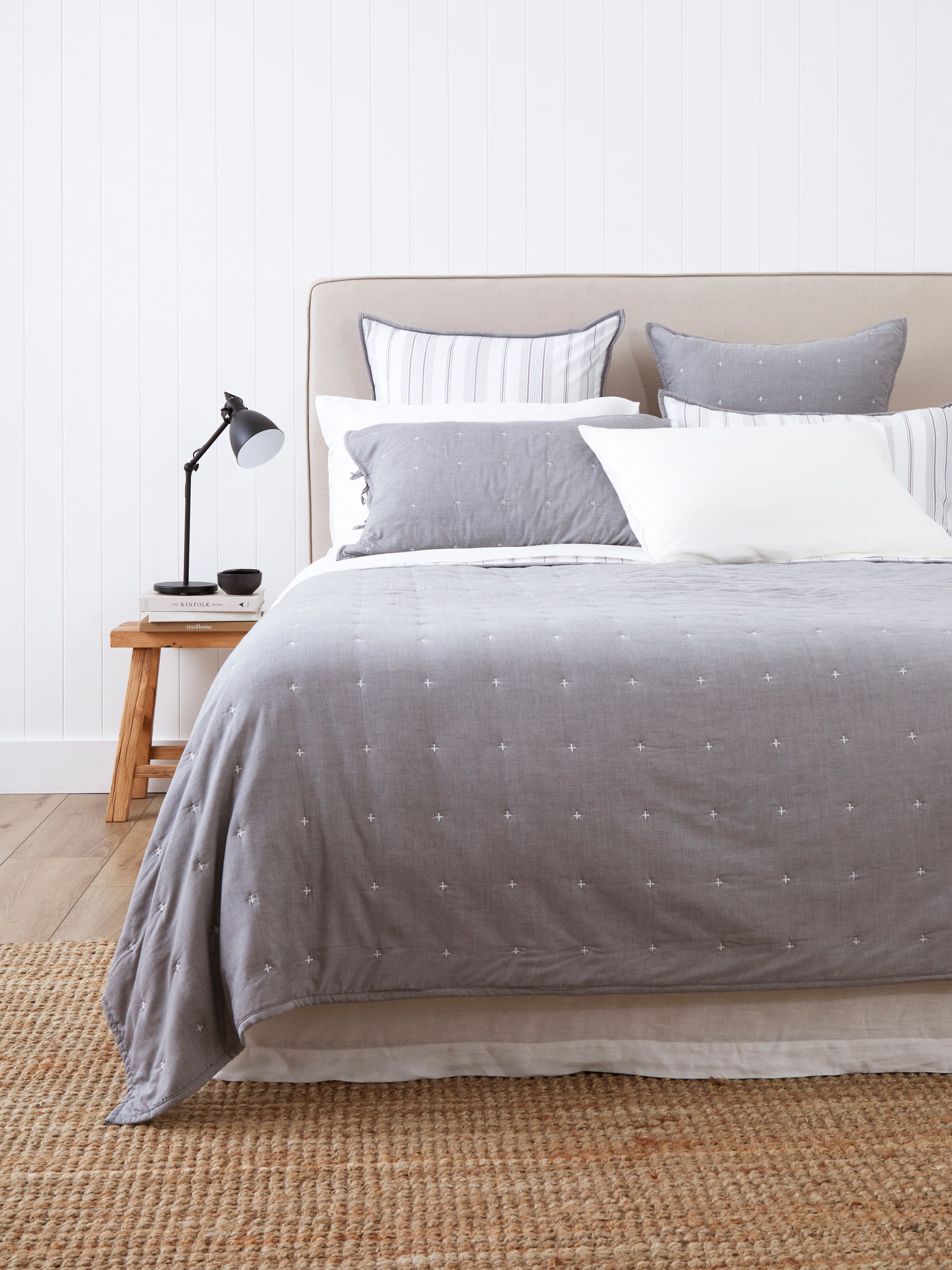 Thorndon Quilt | Charcoal-1