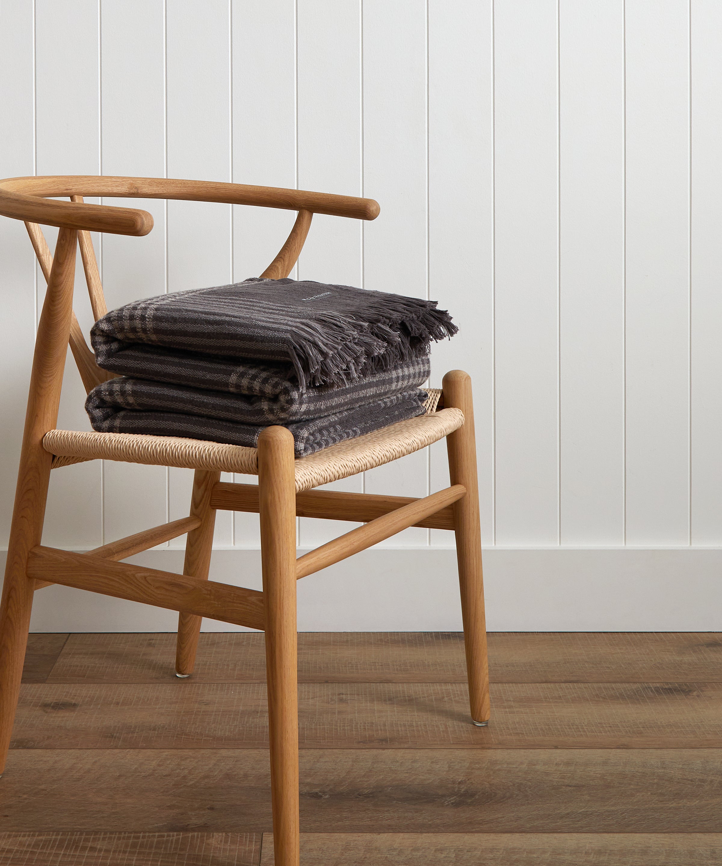 Winslow Woollen Blanket | Charcoal Natural-1