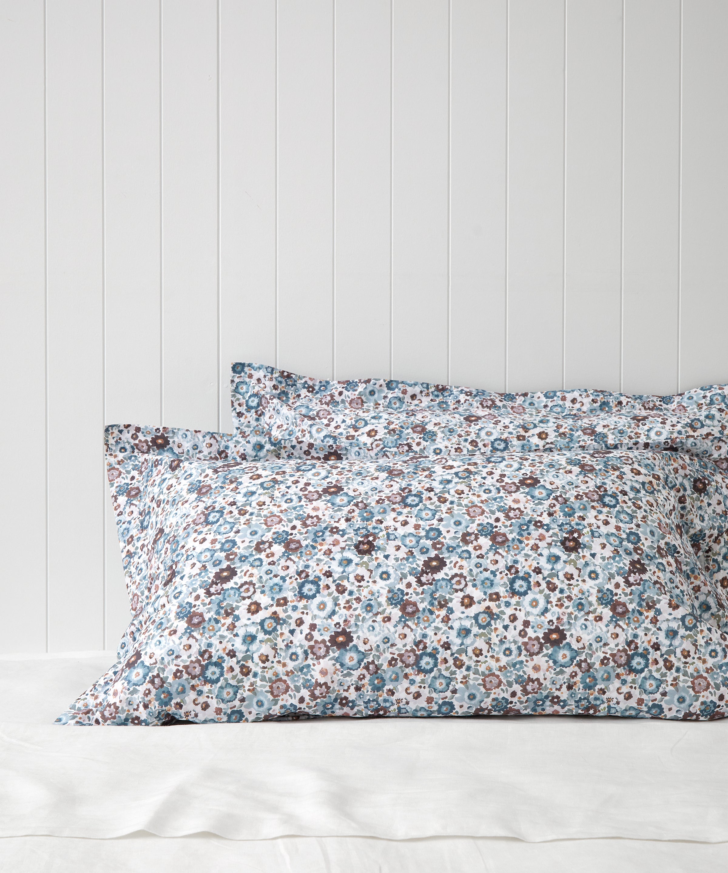 Zinnia Lodge Pillowcase Set | Floral-1