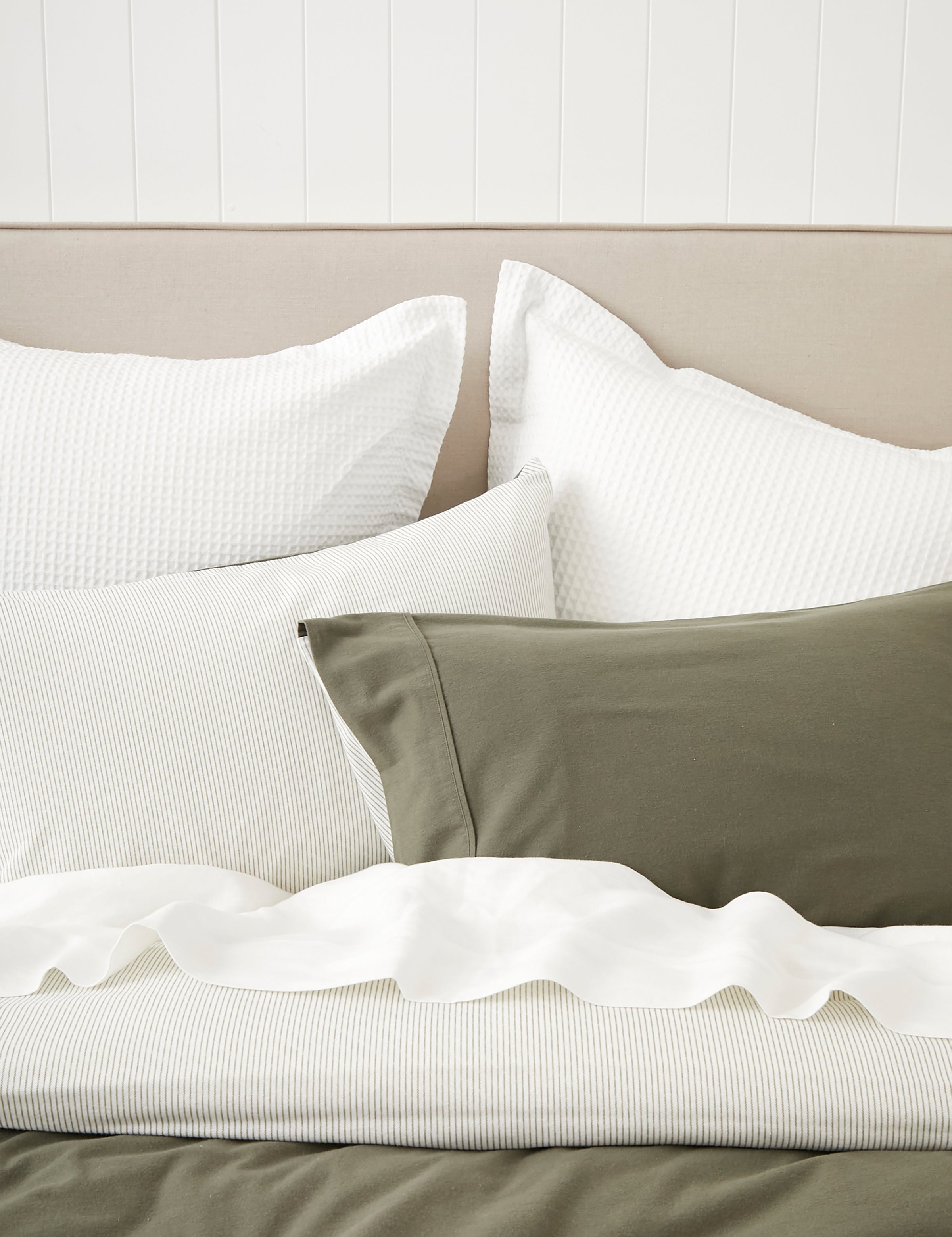 Cardrona Reversible Flannel Duvet Set | Olive Stripe2