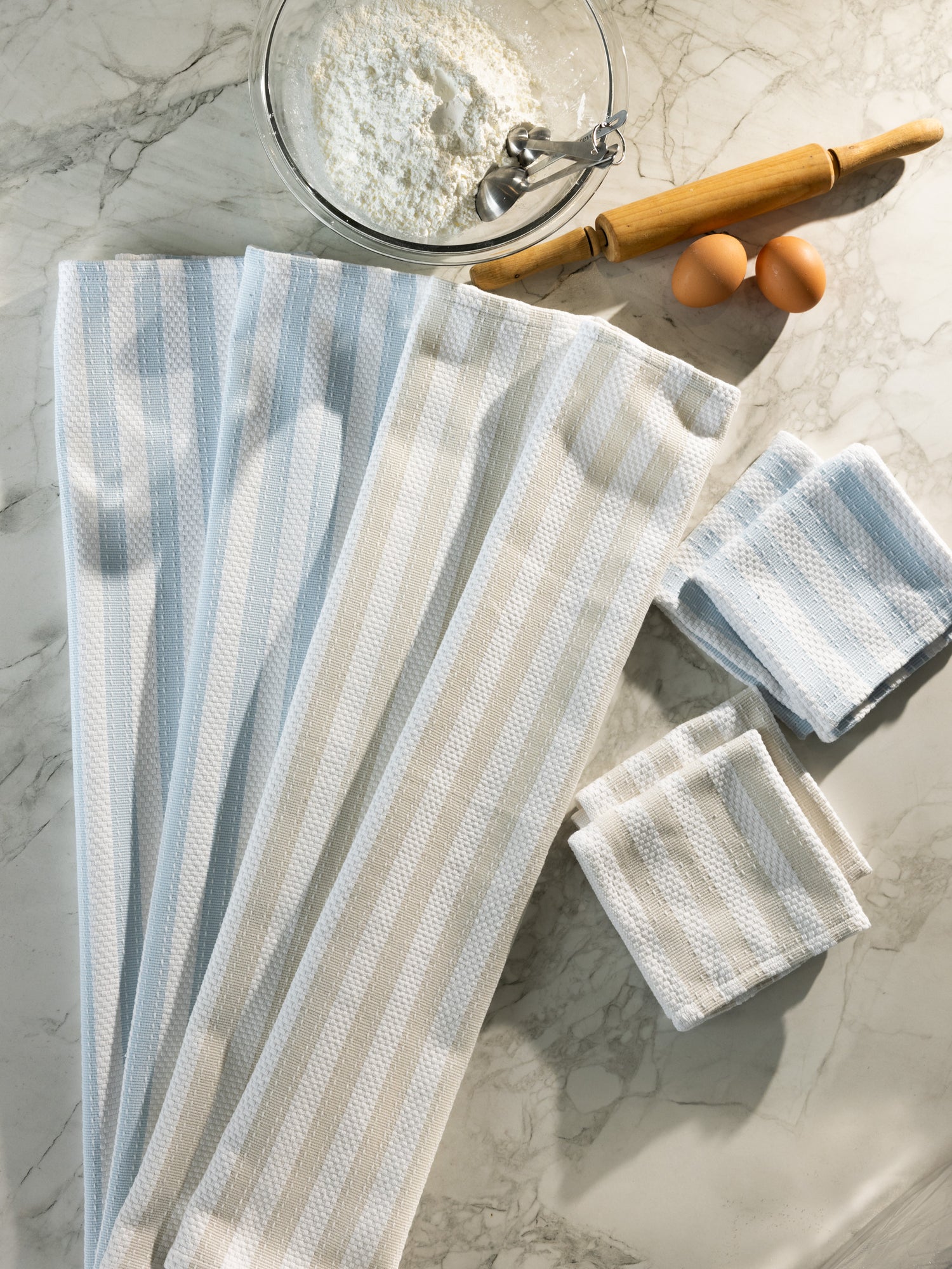 https://www.wallacecotton.com/content/products/wc-stripe-tea-towel-set-of-2-sand-white-3-9202.jpg?width=1500